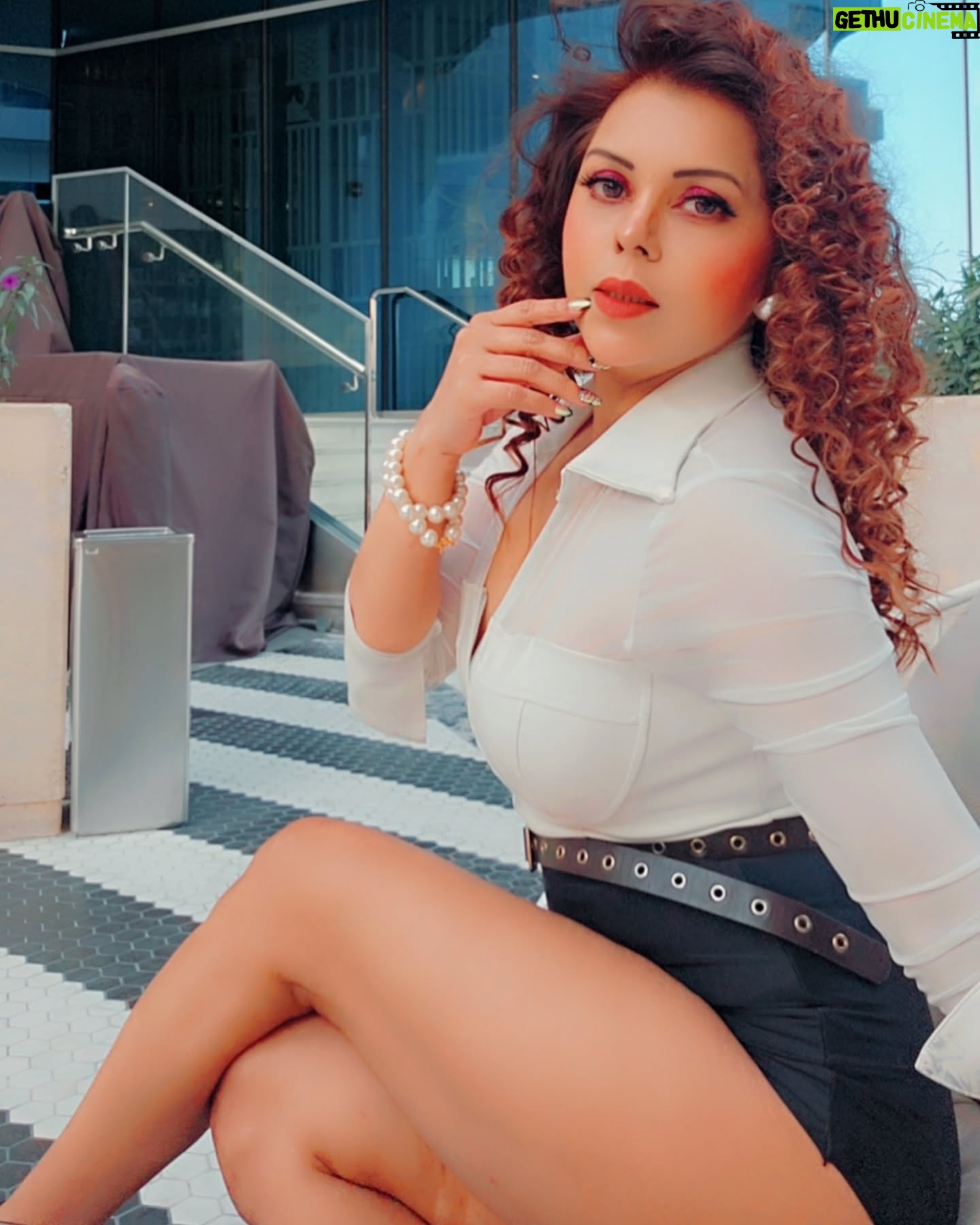 Pooja Poddar - 858 Likes - #Dubai#photographerdubai #likeforlikes #injoylife💯😍😀❤️✌ #poojapoddarofficial