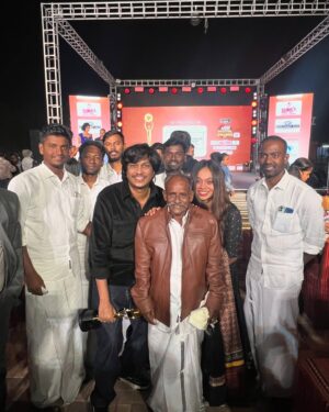Pooja Shanka Instagram - Random Dubai memories of @thetamilnadunow awards 😇
With My Trouser @pooja.sh_