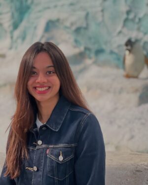 Pooja Shanka Instagram - Met my extended family members that evening 🐧😜

Thanks to @legsgo_holidays for making this happen ⭐️😍