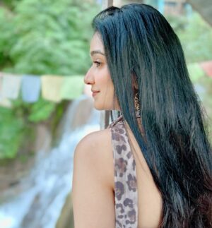 Prachi Bansal Instagram - Pahado ki baat hi alag hai💗

:
:
:
:
:
:
:

#instagood #mountainlovers #trending #mood #moodygrams #2025 #prachibansal