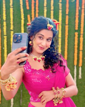 Prachi Bansal Instagram - Suji ki haldi🩷💗

:
:
:
:
:
:
Outfit: @gangorebridalstudio 

#instagood #instagram #haldi #traditional  #photooftheday #prachibansal