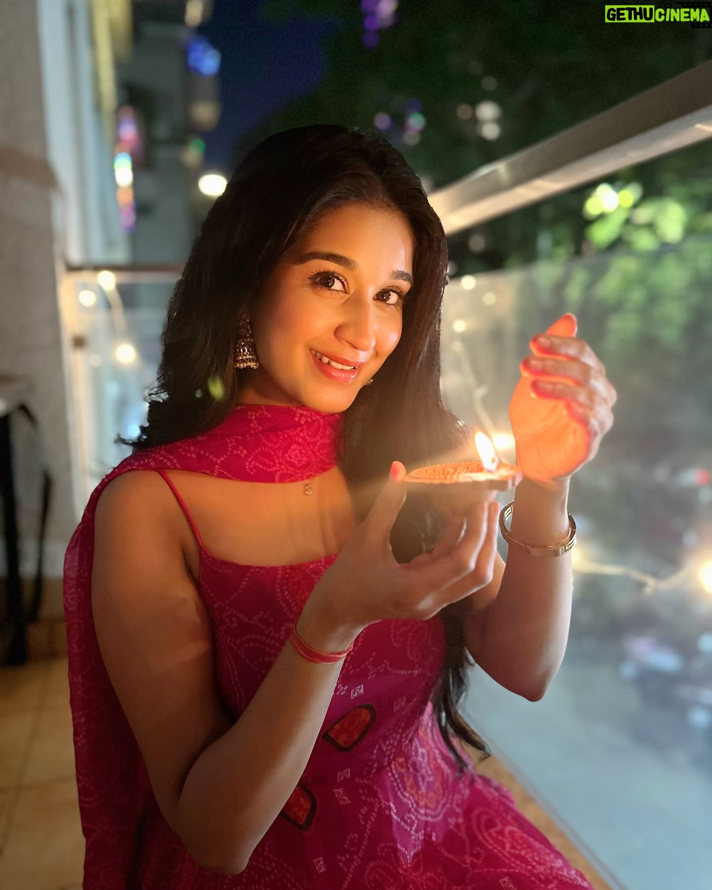 Prachi Bansal - 19.8K Likes - Diwali 2024✨🪔
:
:
:
:
#diwali #siyaram #prachibansal #instagood