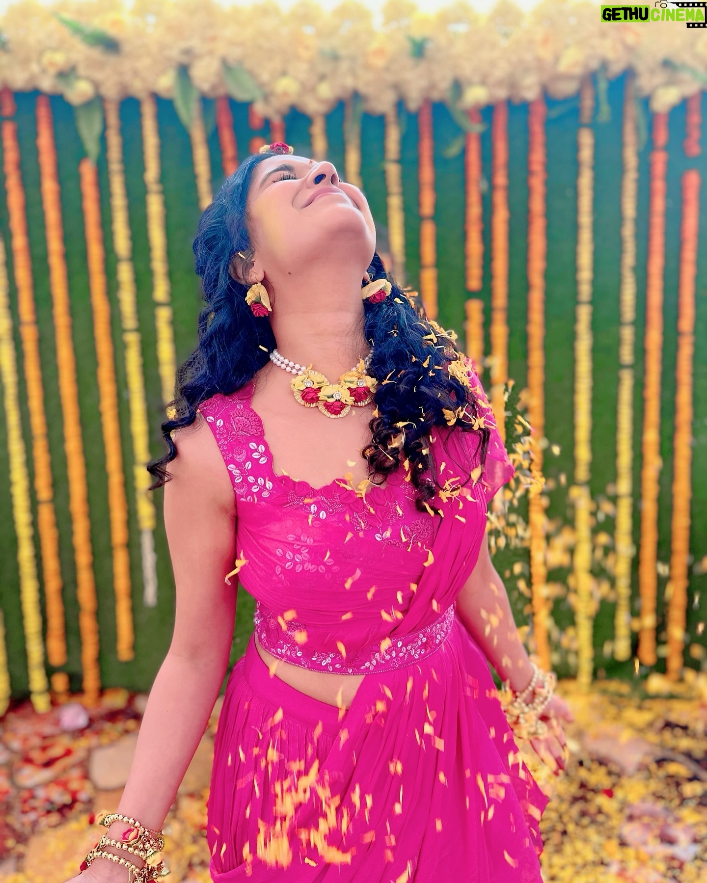 Prachi Bansal - 19.1K Likes - Suji ki haldi🩷💗
:
:
:
:
:
:
Outfit: @gangorebridalstudio
#instagood #instagram #haldi #traditional #photooftheday #prachibansal