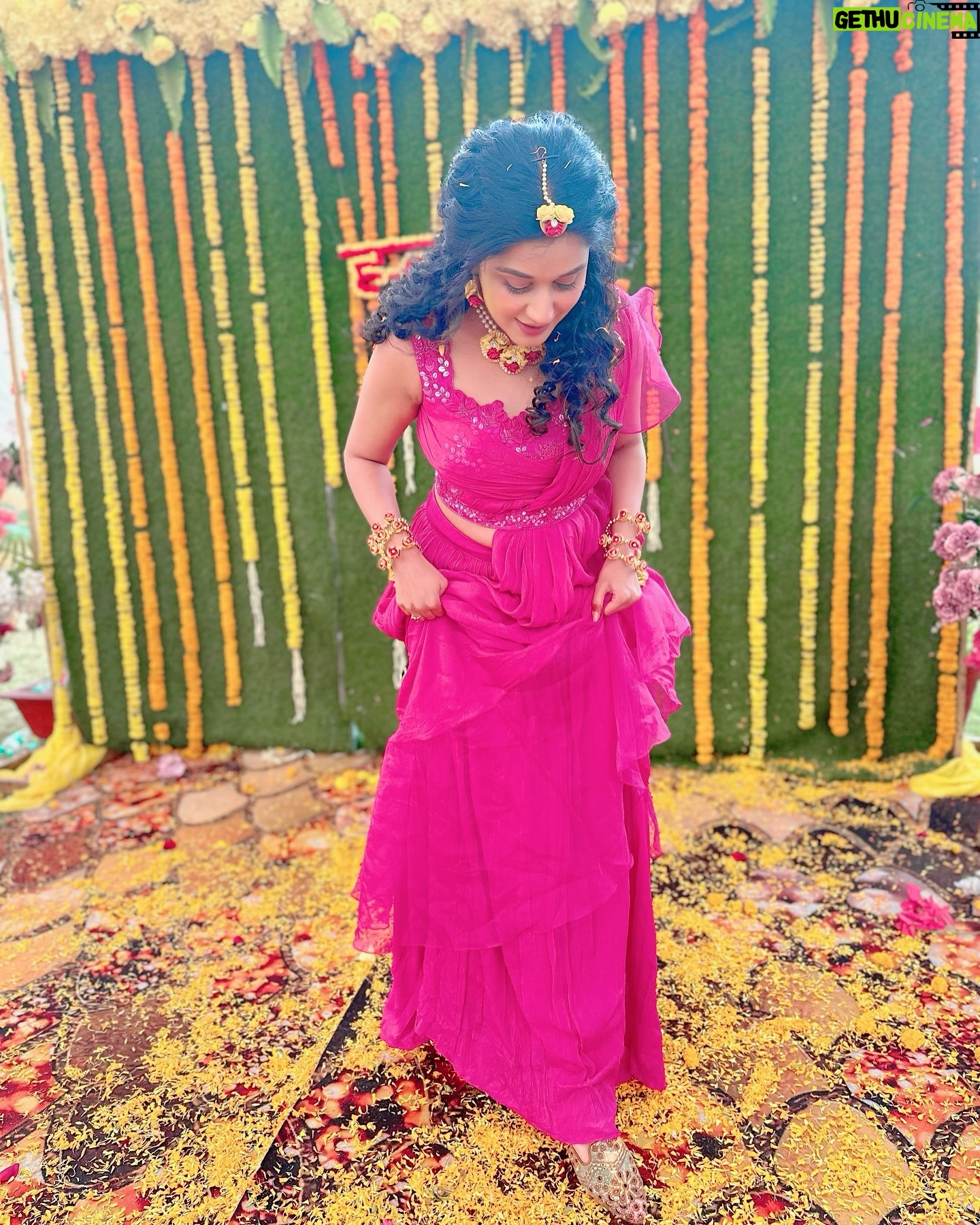 Prachi Bansal - 19.1K Likes - Suji ki haldi🩷💗
:
:
:
:
:
:
Outfit: @gangorebridalstudio
#instagood #instagram #haldi #traditional #photooftheday #prachibansal