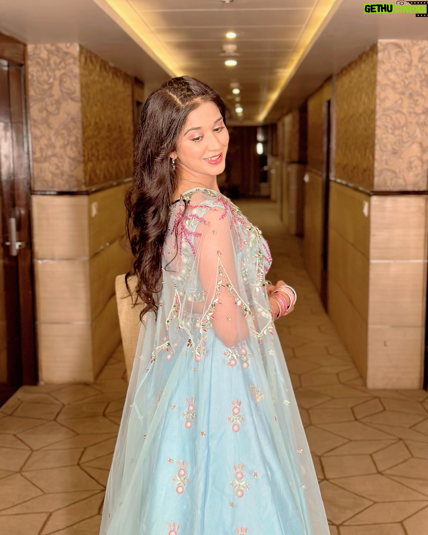 Prachi Bansal - 15.1K Likes - Hey 2025💫
:
:
:
:
Outfit- @ashiesh_nx
#2025 #traditional #potd #love #grateful #instagood #instagram #blue #outfitoftheday #prachibansal