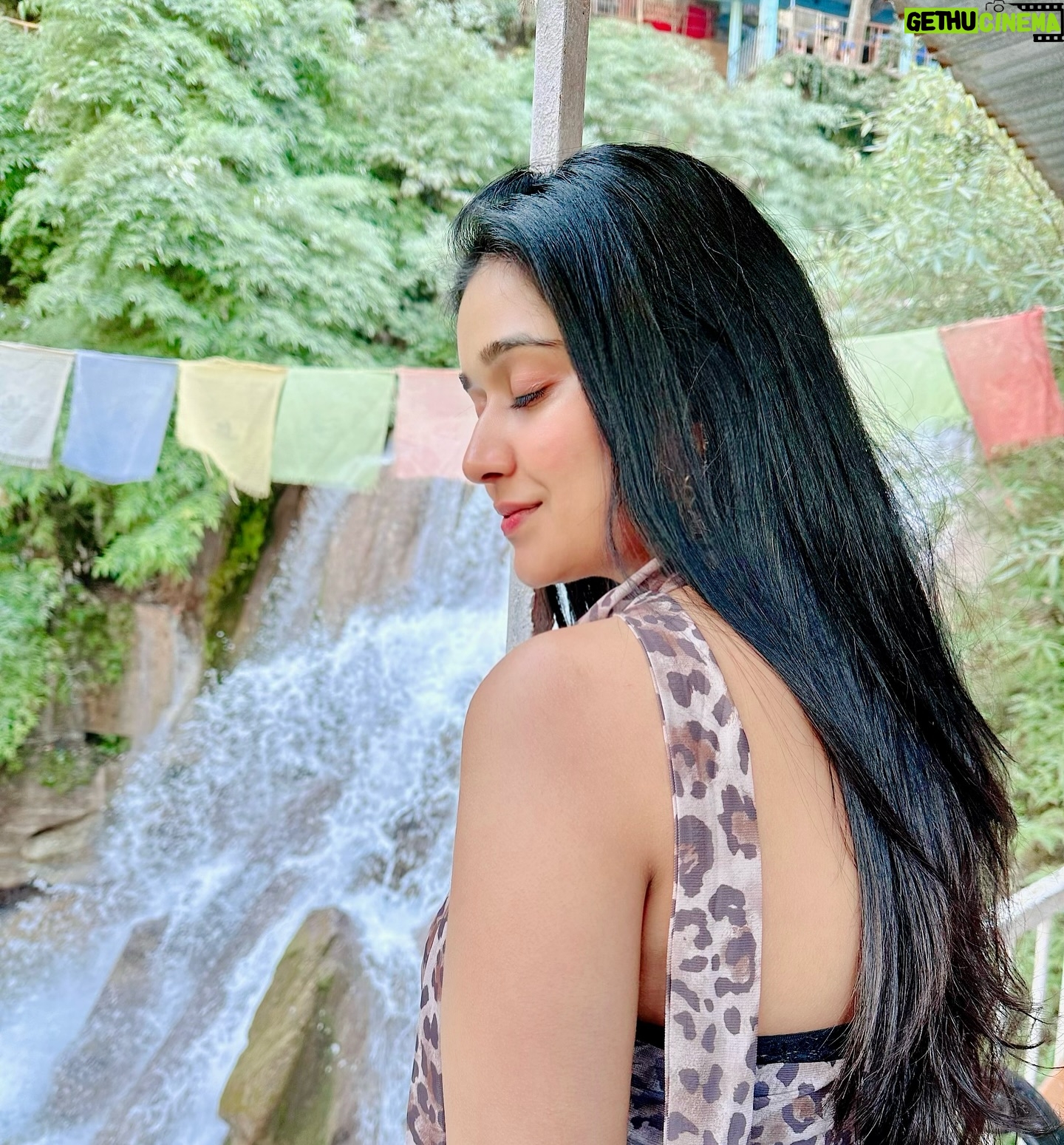 Prachi Bansal - 15.3K Likes - Pahado ki baat hi alag hai💗
:
:
:
:
:
:
:
#instagood #mountainlovers #trending #mood #moodygrams #2025 #prachibansal
