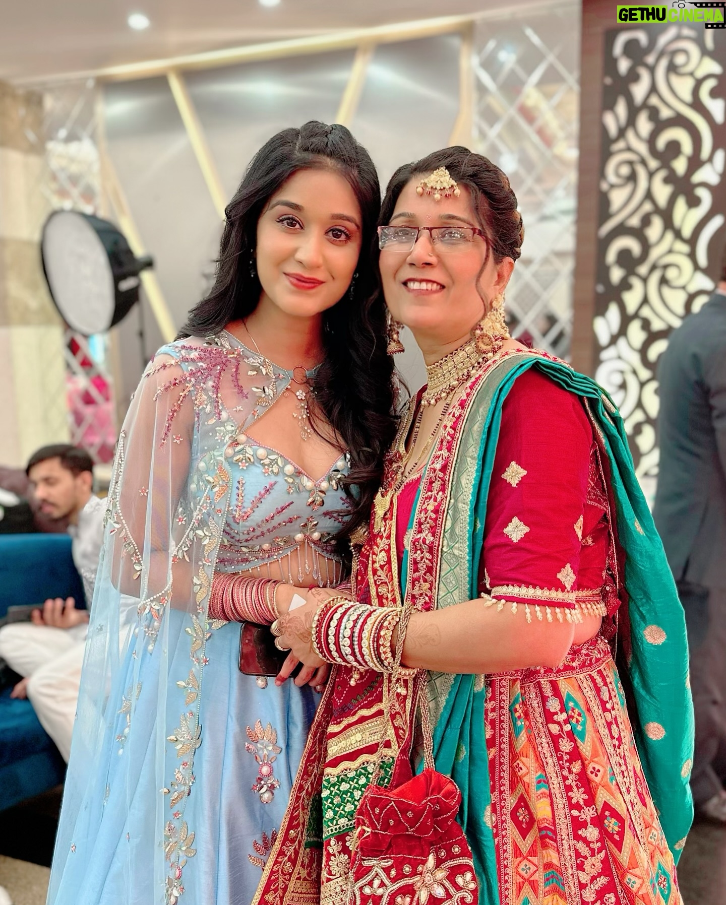 Prachi Bansal - 15.1K Likes - Hey 2025💫
:
:
:
:
Outfit- @ashiesh_nx
#2025 #traditional #potd #love #grateful #instagood #instagram #blue #outfitoftheday #prachibansal