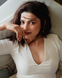 Actress Prachi Desai HD Photos and Wallpapers March 2025