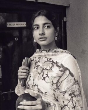 Pragati Srivastava Instagram - Waiting for my @zomato order like 🥲