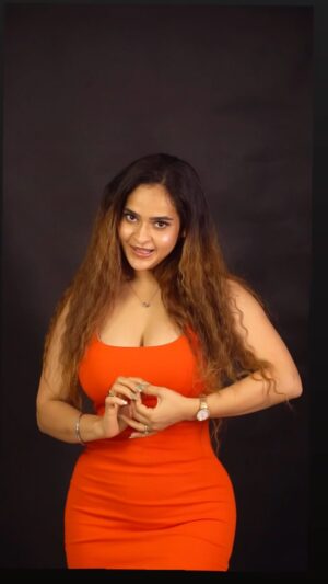 Prajaktha Dusane Instagram - Ekdm Sahi size aaya hai…. 😉