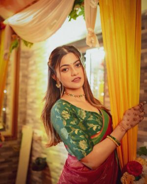 Prakruti Mishra Instagram - Sankranti special ✨🌾
.
.
.
.
.
.
Wearing @suta_bombay 🥻
📸 @cinematic_toka_