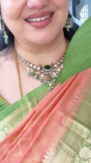 Pranathy Sadhanala Instagram - ఓ యవ్వన వీణ 🧡💚
saree @mokshacouture_usa 
#oyavvanaveena 
#smilemore 
#behappyandsmile 
#reelitfeelit 
#explorepage✨ 
#sareecollection 
#sareelove 
#pranathymanasupalike