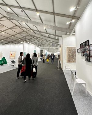 Pratibha Bhadauria Instagram - India Art Fair Dump : pics or it didn’t happen 📸
.
.
#IndiaArtFair #PratibhaBhadauria #ArtWeek #indiaartfair2024 #art #artlover #artfestival #southasianart