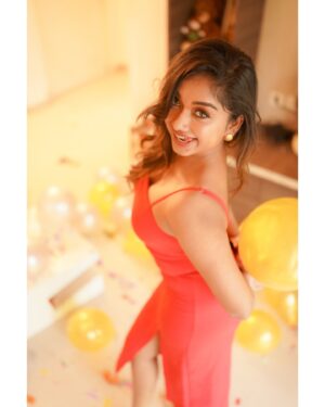 Preethi Sharma Instagram - Thank u so much everyone for all the lovely wishes! I am so so lucky to have so many people sending across nothing but love and blessing in my DM 🥰🌎🥺🫂. 

If anybody ask me what is the best gift u have ever received, I’ll always say “MY FAMILY “ which is u guys …🌎🫂🫶🏻🫰🏻❤️ 

Extraaa love for all the FP’s who make lovely edits and shower me with 24/7 not just on 31st JAN 🥰

I love you guys so much …❤️

Pc: @camerasenthil 
Mua : @jeevithamakeupartistry 
Organised by @rrajeshananda  my sweet anna ❤️

#preebirthdayshoot #birthdayphotoshoot #birthdaywishes #preefam☮️ #preevibes☮️ #preelovesyou☮️