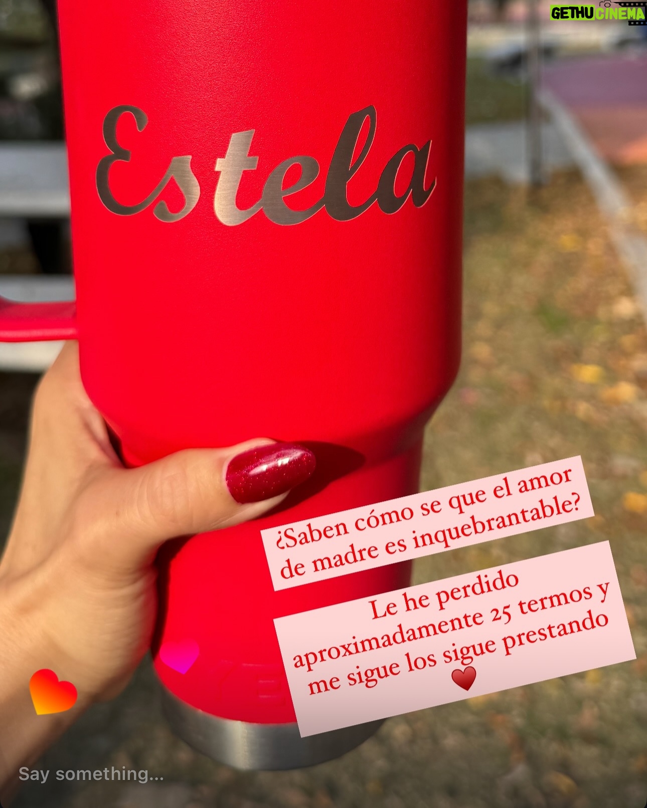 Priscila Faz - 2.3K Likes - Tete Core ✨
1. En socialité, dama de sociedad y de las buenas costumbres
2. Gimnasia cerebral, háganlo hermanas y díganme que fallaron para no sentirme tan mal
3 y 4. Termo Gate, ya me escondió todos sus termos
5. En la basílica pidiéndole perdón a mi madre del cielo y terrenal por el filtro de 🥑🙊.
6. Tete cae en un pecado capital.
7. Tete mueve el ✨chi ✨ del universo un martes por la mañana.
8. Consejos para el arte de envejecer 💖.
9. Tete de rol en Noruega 🇳🇴 y este año quiere Marruecos 🇲🇦, por si le quieren pasar tips de it senior travel blogger 😎.
Te amo mami ❤️. En consejos del buen Bad Bunny, a tirar mas fotos, besos y abrazos las veces que pude ❤️.