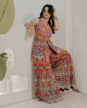 Priya Ahuja Instagram - You don’t have to be born beautiful to be wildly attractive 🦋 🌼 ✨ 

Outfit : @rajkumari_by_richahaware 
Videographer: @photo_vinayak 
Makeup : @makeoverbydipika 
Earrings: @opasa.jewellery x @_anushkapuri_ 
Location : @crayonstudiorental 

#collaboration #suit #outfits #fits #festival #wedding  #traditional #indianwear #jewellery #makeup #grwm #grwpri #outfitoftheday #reel #indianwear

Festival wedding vibes traditional indianwear jewellery makeup grwm get ready with me outfit