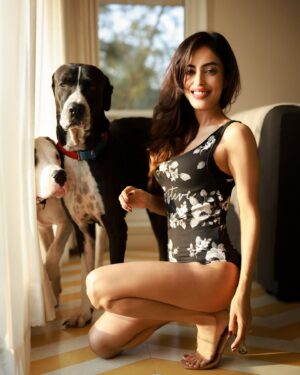 Priya Banerjee Instagram - 🫶🏻