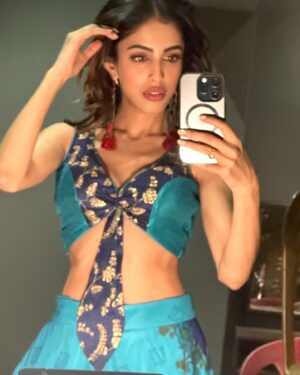 Priya Banerjee Instagram - Moments of being Joba 🌺

CHAALCHITRO releasing PAN-INDIA after receiving tremendous amount of love and support all over Bengal. Thank you to each one of you for making this happen.♥️

Watch it in theatres all over India from January 10th. See you all at the cinemas ✨

@pratimdgupta 
@friends_communication