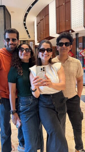 Priya Bapat Instagram - When we finally managed to make at least one reel together in Singapore! 🙊 💃😅 

🎥 @raveenakadam 

#jartarchigoshta #singapore #reel #dance #approching200 #2ndfeb #200show