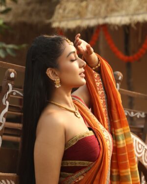 Priyamvada Kant Instagram - शारदा 🍂
mera Tenalirama parivar 
Last slide is my fav 🫶