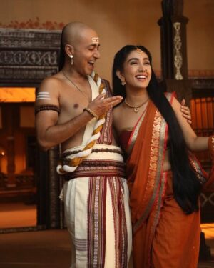 Priyamvada Kant Instagram - शारदा 🍂
mera Tenalirama parivar 
Last slide is my fav 🫶