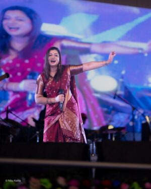 Priyanka Bharali Instagram - যোৱা ৪ ফেব্ৰুৱাৰী তাৰিখে বজালীত আয়োজিত অসম সাহিত্য সভাৰ সপ্ত-সপ্ততিতম দ্বি বাৰ্ষিক অধিবেশনৰ সাংস্কৃতিক সন্ধিয়াত গীত পৰিৱেশন কৰি অতি আনন্দিত হ’লো....সকলোলৈ আন্তৰিক ধন্যবাদ আৰু কৃতজ্ঞতা জ্ঞাপন কৰিছো🙏

Thank you @nikukalitaphotography 
@jinku_makeup 
@bidyut_rakesh 

#asomsahityasabha2025 #priyankabharali #priyankabharaliofficial #priyankabharalifanclub #priyankabharalilive #newpost #instagram #instagood #instamood #instalike #singer #indiansingers #performer #assam #bojali #guwahati #thankfulgratefulblessed #❤️🙏🧿