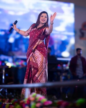 Priyanka Bharali Instagram - যোৱা ৪ ফেব্ৰুৱাৰী তাৰিখে বজালীত আয়োজিত অসম সাহিত্য সভাৰ সপ্ত-সপ্ততিতম দ্বি বাৰ্ষিক অধিবেশনৰ সাংস্কৃতিক সন্ধিয়াত গীত পৰিৱেশন কৰি অতি আনন্দিত হ’লো....সকলোলৈ আন্তৰিক ধন্যবাদ আৰু কৃতজ্ঞতা জ্ঞাপন কৰিছো🙏

Thank you @nikukalitaphotography 
@jinku_makeup 
@bidyut_rakesh 

#asomsahityasabha2025 #priyankabharali #priyankabharaliofficial #priyankabharalifanclub #priyankabharalilive #newpost #instagram #instagood #instamood #instalike #singer #indiansingers #performer #assam #bojali #guwahati #thankfulgratefulblessed #❤️🙏🧿