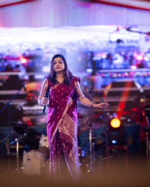 Priyanka Bharali Instagram - যোৱা ৪ ফেব্ৰুৱাৰী তাৰিখে বজালীত আয়োজিত অসম সাহিত্য সভাৰ সপ্ত-সপ্ততিতম দ্বি বাৰ্ষিক অধিবেশনৰ সাংস্কৃতিক সন্ধিয়াত গীত পৰিৱেশন কৰি অতি আনন্দিত হ’লো....সকলোলৈ আন্তৰিক ধন্যবাদ আৰু কৃতজ্ঞতা জ্ঞাপন কৰিছো🙏

Thank you @nikukalitaphotography 
@jinku_makeup 
@bidyut_rakesh 

#asomsahityasabha2025 #priyankabharali #priyankabharaliofficial #priyankabharalifanclub #priyankabharalilive #newpost #instagram #instagood #instamood #instalike #singer #indiansingers #performer #assam #bojali #guwahati #thankfulgratefulblessed #❤️🙏🧿