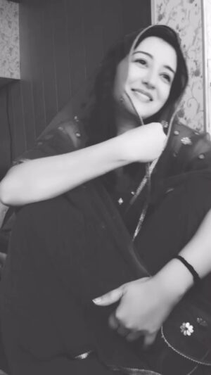Priyanka Kandwal Instagram - For the only and only Madhubala #madhubalathemostbeautifulgirl #happybirthdaymadhubala ❤️🥰😊