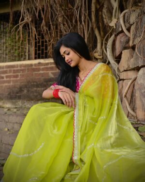 Priyanka Sanam Instagram - Change is scary, but change is growth... 🫶🏻🧿 

#saree #sareefashion #sareeindia #fashion #fashionstyle #ad