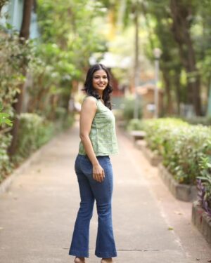 Priyanka Tendolkar Instagram - Stylish vibes brought to you by @kalasutaa with beautiful @priyanka_tendolkar
.
.
.
.
.
In frame : @priyanka_tendolkar 
Click: @rohitographs 
Style by @kalasutaa
Makeup-hair by @the_look_changer_
.
.
.
Book your prints now! For more information dm or get us on whatsapp.
 91 9326594426
.
.
.

#fashionforward #styleinspiration #ootd #fashionista#trendsetter #instafashion #wardrobegoals #fashionaddict #streetstyle #kurti #india #mumbai#brand #kalasutta