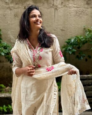 Priyanka Tendolkar Instagram - Stunning, festive yet comfy

This pure cotton Butti kurta features a soft ivory hue beautifully highlighted by intricate floral embroidery.✨

Crafted from high-quality 1000 Butti cotton, this piece ensures comfort and elegance, 

Find your perfect flawless fit from @maldoindia 🤍🌸
.
.
.
Visit : https://maldo.in/

📷 by my darling @arti.more18 ✨❤️ 
Thank you Moru🫶🏼

#maldo #kurti #ethnicwear #womenskurti #traditional #premiumkurtis #indiandresses