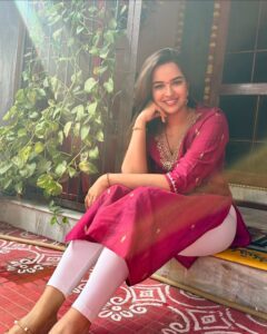 Actress Pujita Ponnada HD Photos and Wallpapers January 2025