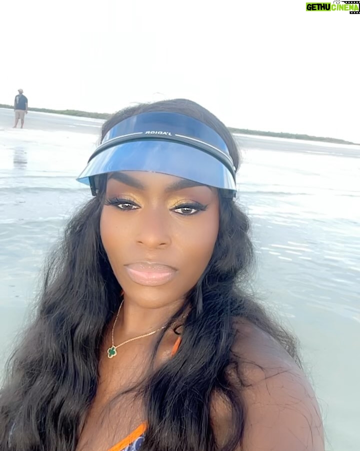 Quad Webb - 45.1K Likes - #married2med is back with an all new episode tonight 9pm ET part two of the sandbar!!!
Episode 11 š but Episode 12 is very telling pay close attention. Some things just never change, but for now hereās some behind the scenes fun footage!
Jackie gets her walk on, King flexes his pectorals and Toya never feels her falls. Mama got a lot of cushion! šš¤£šŖš¾š£ļøš
See you tonight only on @bravotv