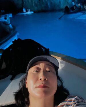 Ra Mi-ran Instagram - #텐트밖은유럽로맨틱이탈리아 
오늘은 텐밖즈 만나는날! 카프리 동굴속으로 가보즈아!!