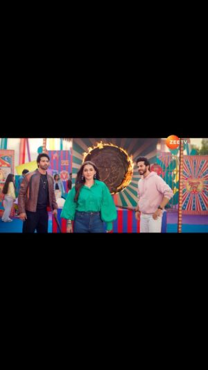Rachana Mistry Instagram - Naya hai daur, badal gaya hai sansaar, par taqdeer ne kiski qismat mein likha hai pyaar? Dekhiye #JagritiEkNayiSubah, 28th January se, har roz, raat 8:30 baje, sirf #ZeeTV par.

#Promo

@vijayendrakumeria
@rachana.mistry.1604
@sagarparekh0111