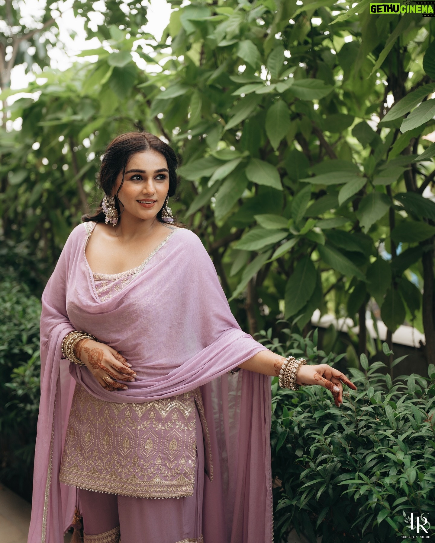 Rachana Mistry - 4K Likes - Khwaab!🪞❣️🧿
.
.
.
Captured by - @chikane_vikrant @_therollingstories @therollingstudio_
.
#ROKA-fied!
#BLESSED🙏🏻🧿