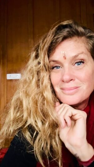 Rachel Hunter Instagram - Two New Moons this month! This is quite an end to a year. To have this cycle occur twice.
Hope you all had a great Xmas and here we move into a New Year. 
But for me the absolute privilege of being here on this earth exploring, discovering, feeling happy, feeling uncomfortable, feeling loss, pain, uncertainty all the emotions 
Leaning into places I would never have had the guts to go. It’s not easy at times the journey of life but with all these experiences at times we mess up we are human I’m the first to admit. Our stories cycle in the head causing drama, but there is always an opportunity to grow and see the year as wisdom and that is hard sometimes but wow what a moment when you surrender and it becomes realized. 

Each year brings all the emotions some of you may be ready to see the back of this year!! 
Here’s to all the people I have met, and the kindness that I have been met with. I’m grateful beyond.
And you GUYS I'm always grateful for your presence here!! 
Next post I’m giving a little New Moon Vibe and the planet related to the year 🙏🏼
With Love Truth & Grace 
Rach
