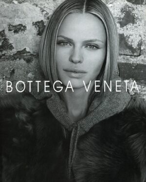 Rachel Roberts Instagram - Bottega Veneta part 3 by the one and only @therealpeterlindbergh 
.
. 
Creative Director @edward_l_buchanan @sansovino6 #bottegaveneta #peterlindbergh #rachelroberts