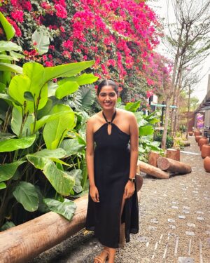 Rakshana Induchoodan Instagram - 2024 taught me that the power of surrender is much greater than power of control ..never fight the flow of life !
I hope this year we find more happiness along with strength !
Happy 2025🧿🔖