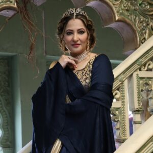 Rakshanda Khan Instagram - Maharani Helena
#prachandAshok #royal #blueblood #queen
@balajitelefilmslimited 
MU @makeupbyfarhan 
Costumes and Styling @anusoru 
📷 @deepak.sharma2585