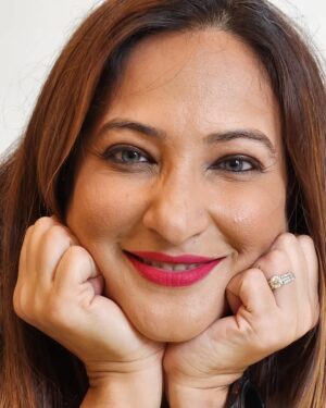 Rakshanda Khan Instagram - You know it's love ❤️ when your Handsome Husband clicks the best photographs of you . Now I'm wondering how I can trick him into doing this more often. 😋 these talented people I tell you, just so moody 🤭🤭🤭