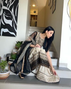 Ramsha Khan Instagram - Mera Pasandeeda Jora by Asim Jofa!
@asimjofa @iamasimjofa

#AsimJofa #IWearAsimJofa #MeraPasandeedaJora #EidEdit #EidDay #Eid #Celebration #embroideredcollection #EidWear #EidOutfit #EidSpecial #EidOutfitInspo #EidMubarak #outfitoftheday #eidulfitar