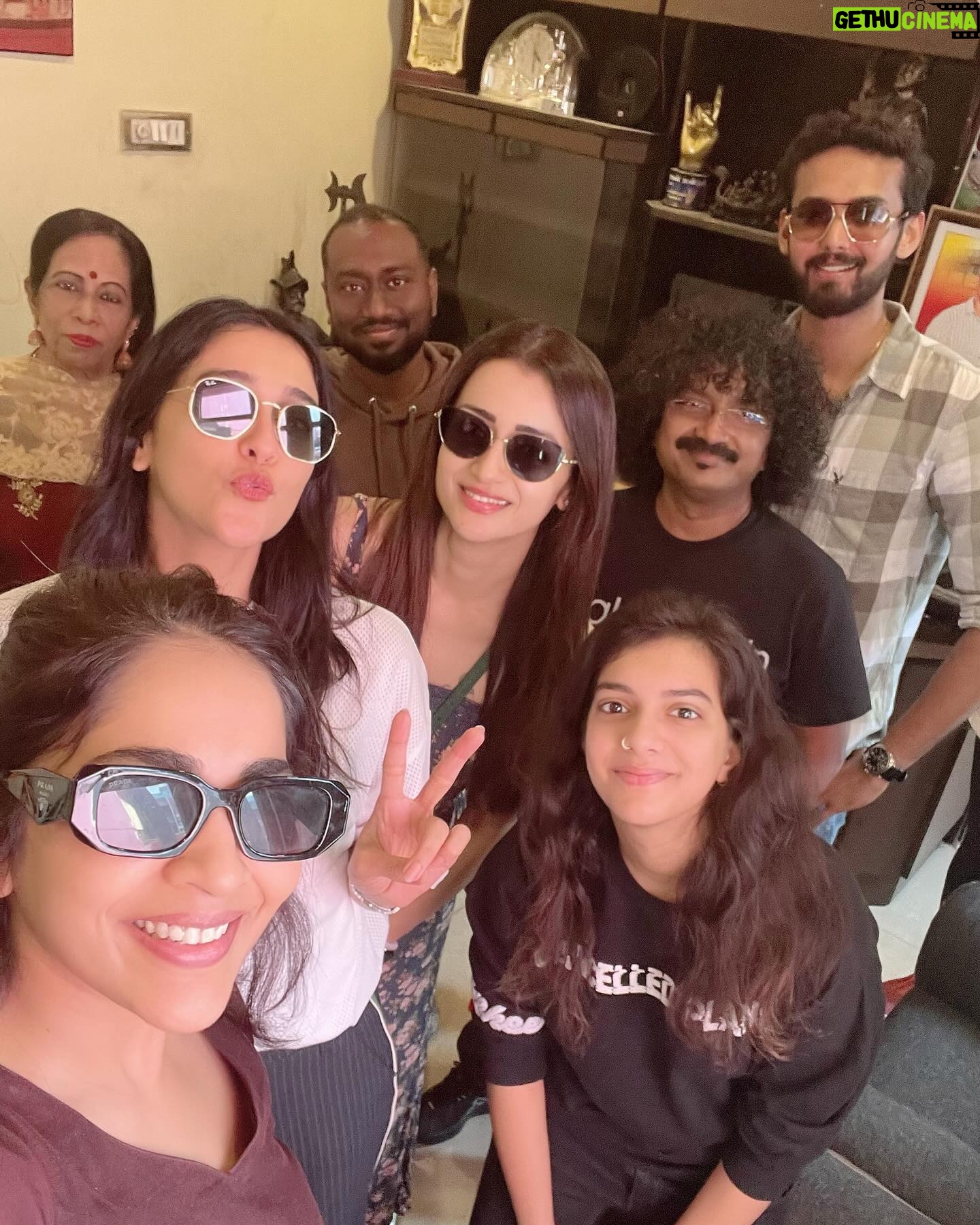 Ramya Subramanian - 99.4K Likes - From set to screen—memories made, moments cherished….. grateful for this incredible journey!♥️🔥😇🎬
#Vidaamuyarchi