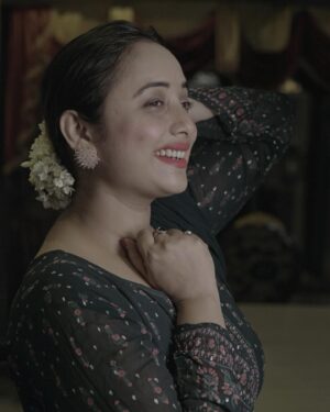 Rani Chatterjee Instagram - Hey beautiful ❤️❤️🧿 achi lag Rahi hu na 😍 #ranichatterjee