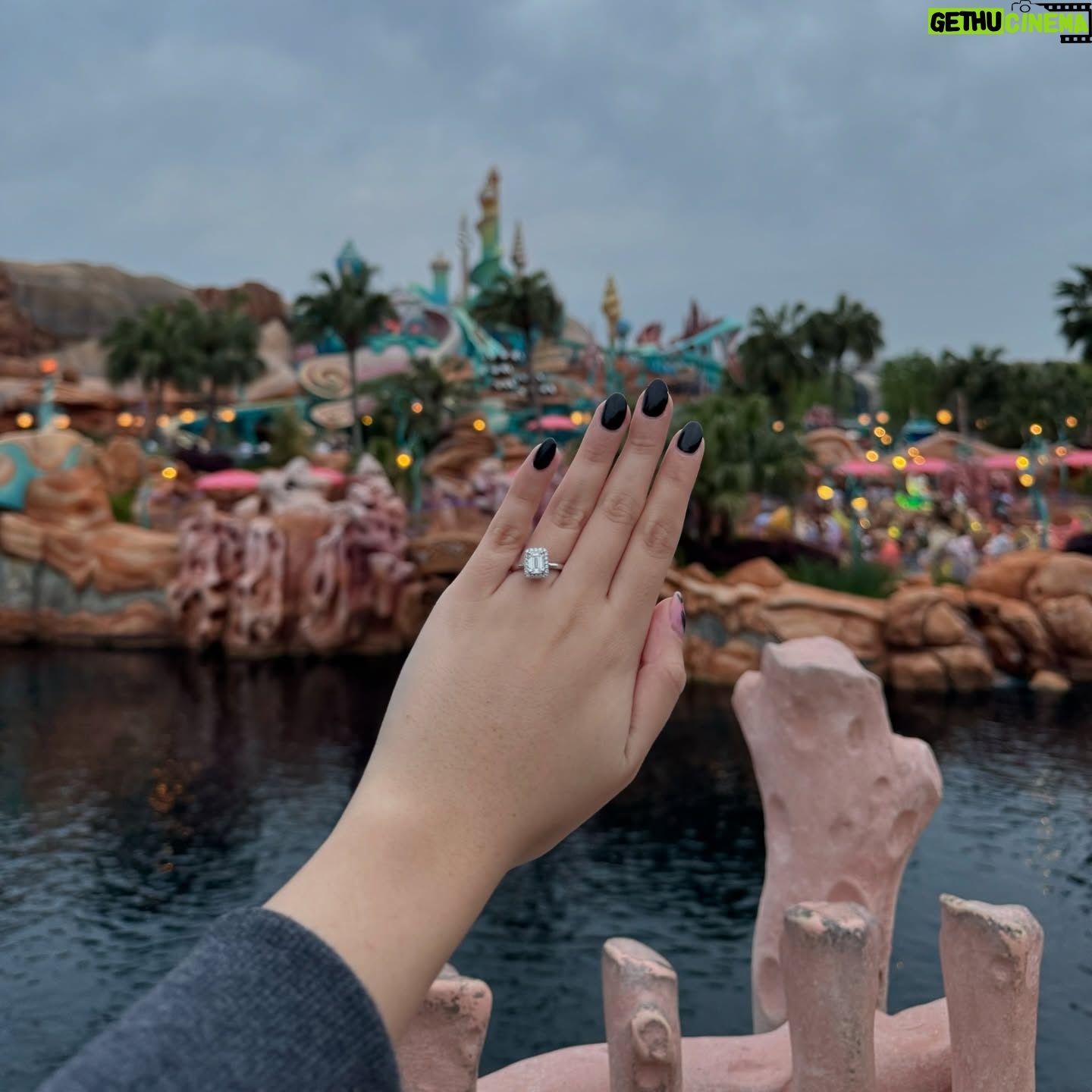 Ranty Maria - 128.5K Likes - my dream ring… and i’m blessed. 🖤🤍