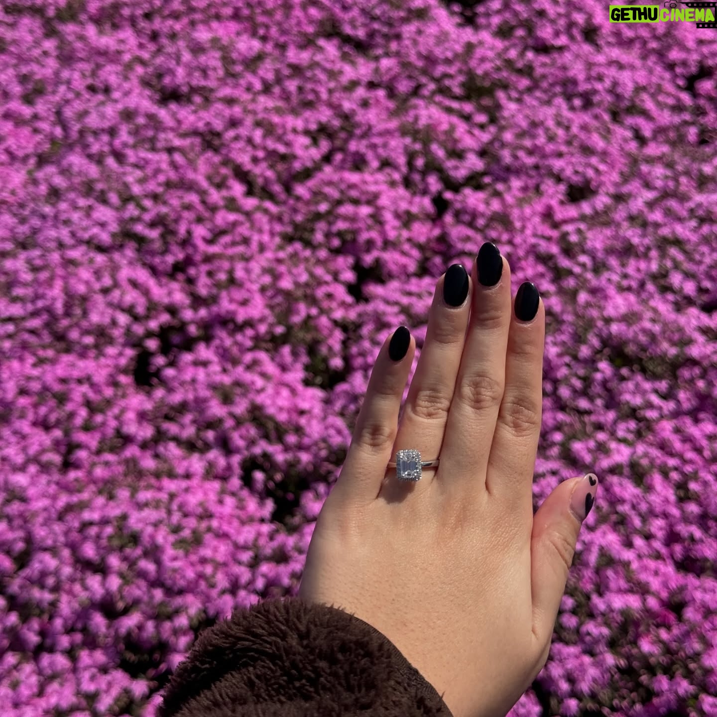 Ranty Maria - 128.5K Likes - my dream ring… and i’m blessed. 🖤🤍