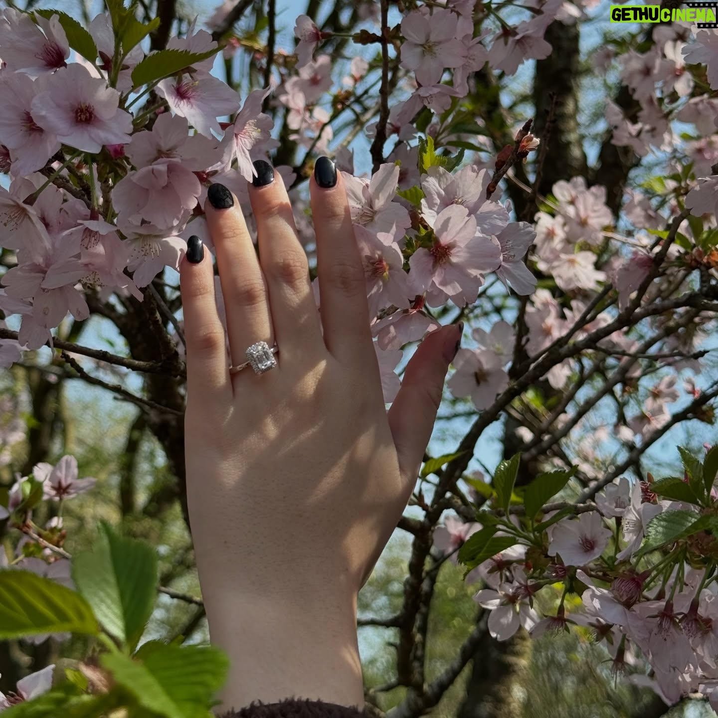 Ranty Maria - 128.5K Likes - my dream ring… and i’m blessed. 🖤🤍