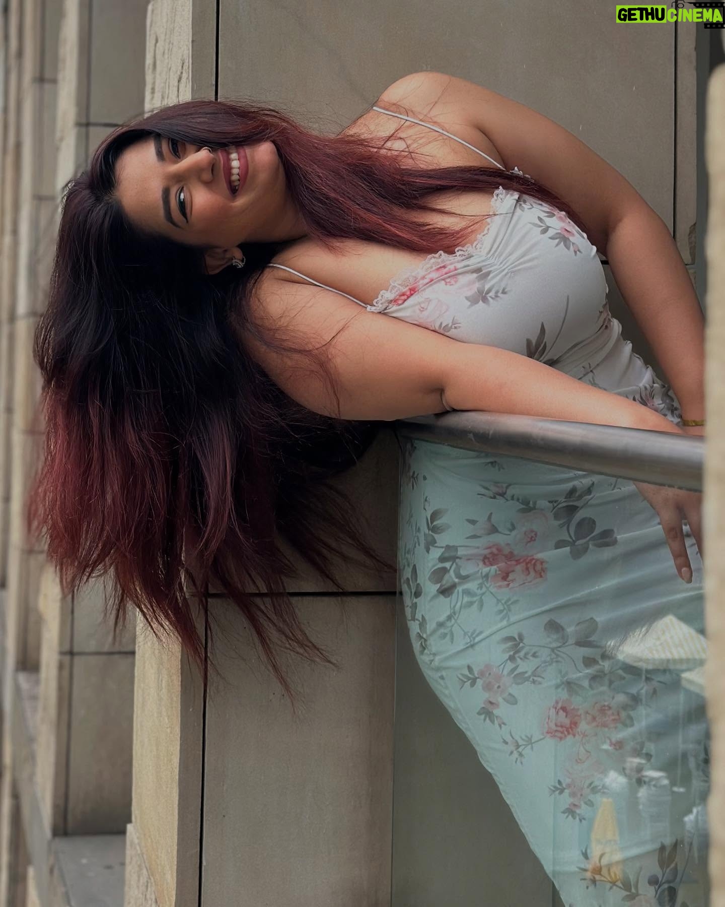 Rasha Kirmani - 83.4K Likes - Summer is coming🥵🌸
.
#bodybuilding #bodybuilding #hourglassfigure⌛️ #white #rashainwhite #dolcegabbana #jimmychoo #kimkardashian #kimtaehyung #netflix