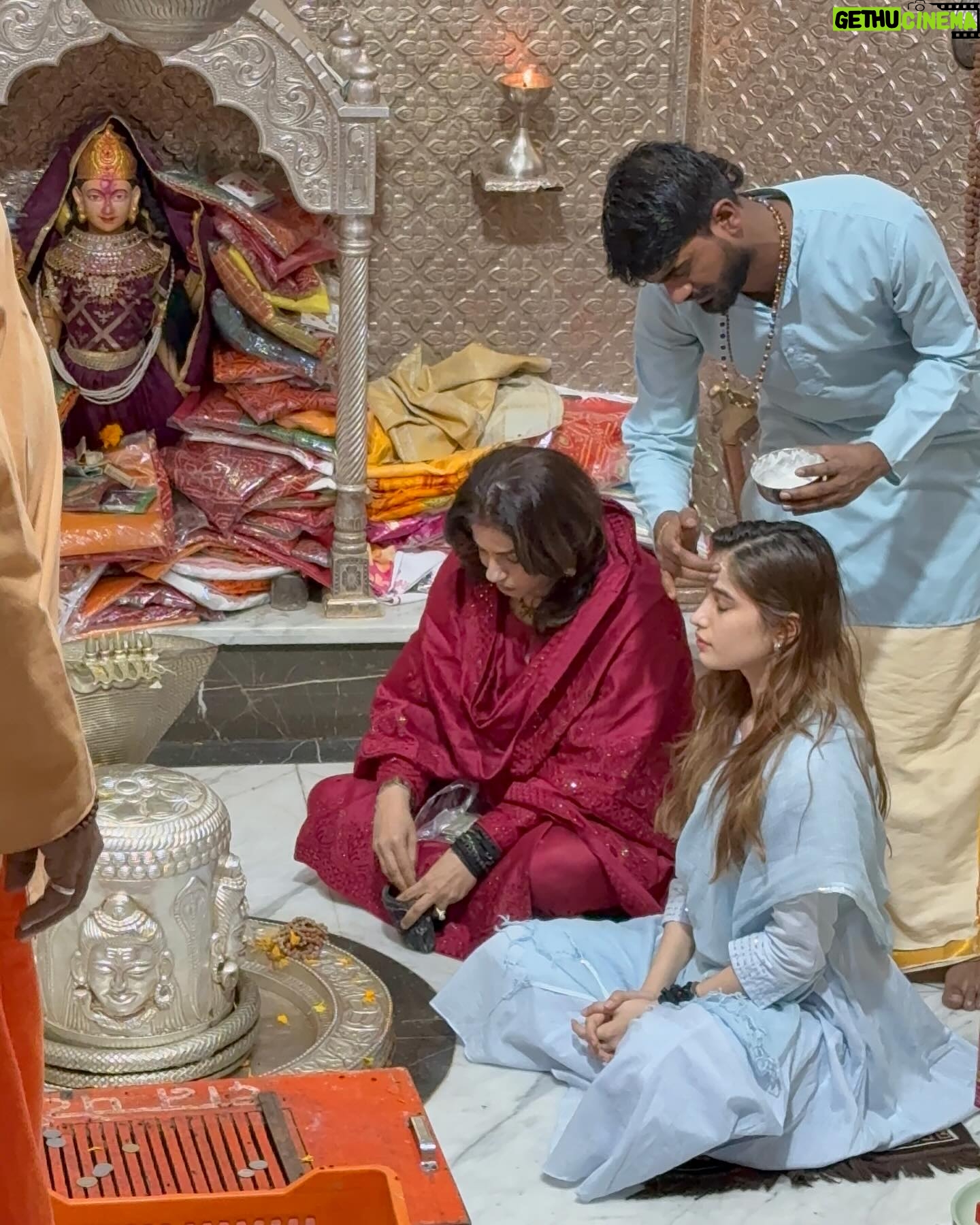 Rasha Thadani - 1 Million Likes - Nageshwar, my 12th Jyotirling, and Dwarkadhish. Feeling blessed and thankful🙏🏻🕉️❤️ Har Har Mahadev🩵